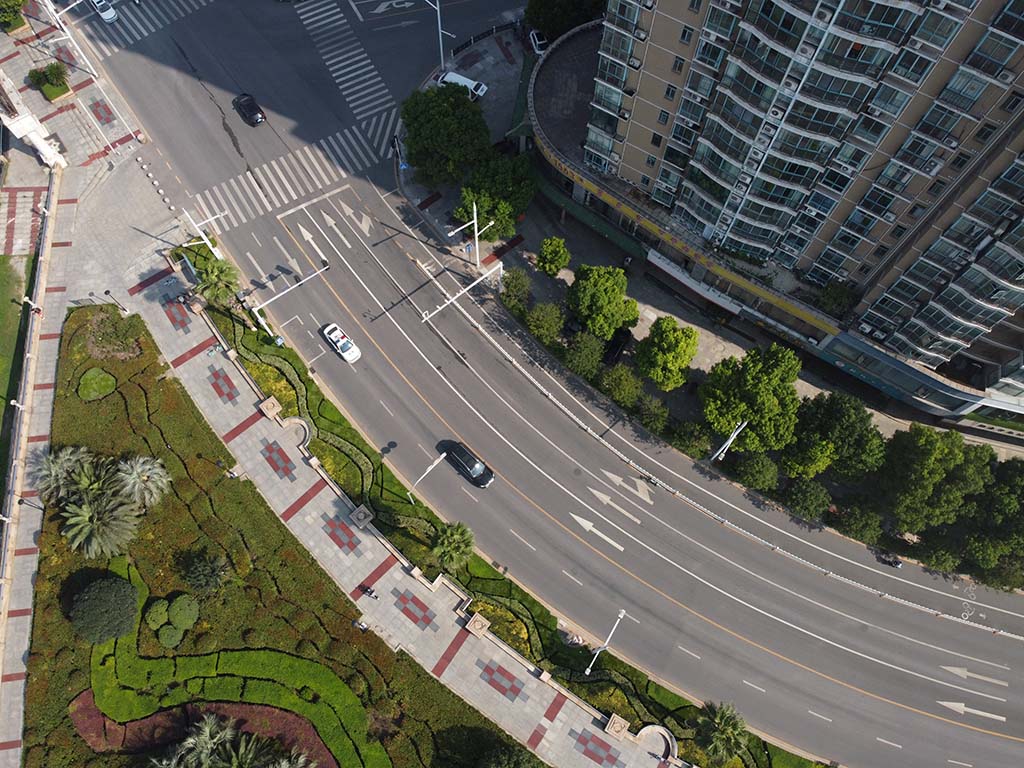 沿江大道刷黑工程